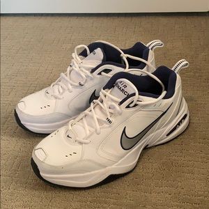 Nike air Monarch IV